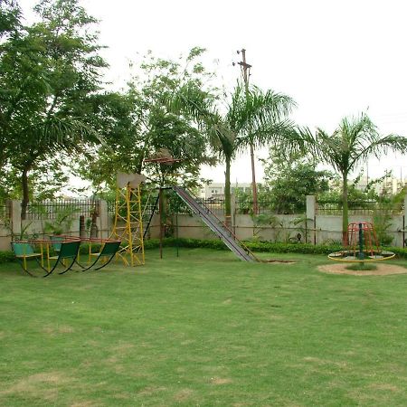 ホテル Vip'S Club Rāipur エクステリア 写真